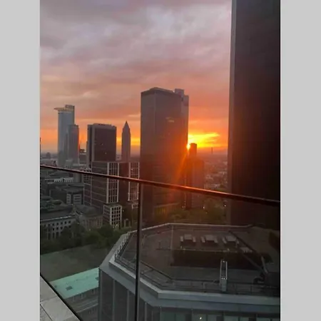 Luxury Skyscraper Apartment With Skyline View * פרנקפורט